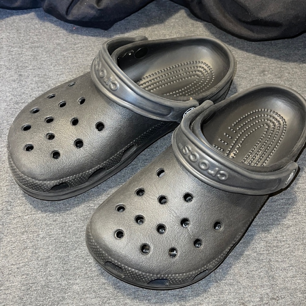 Black crocs